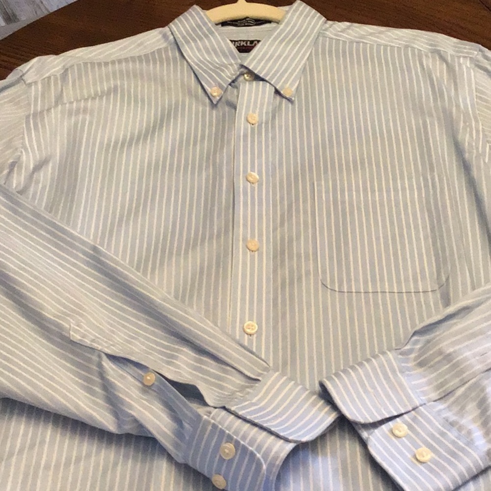 Kirkland men’s dress shirt size 16.5/36 striped 🐟 long sleeves professio